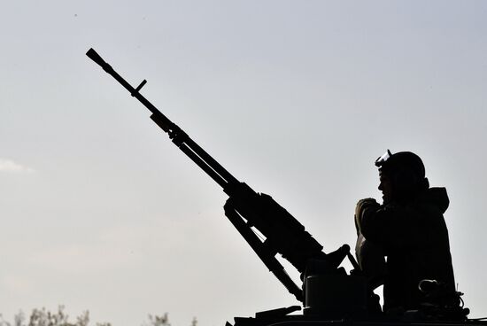 Прибытие военной техники на репетицию парада Победы