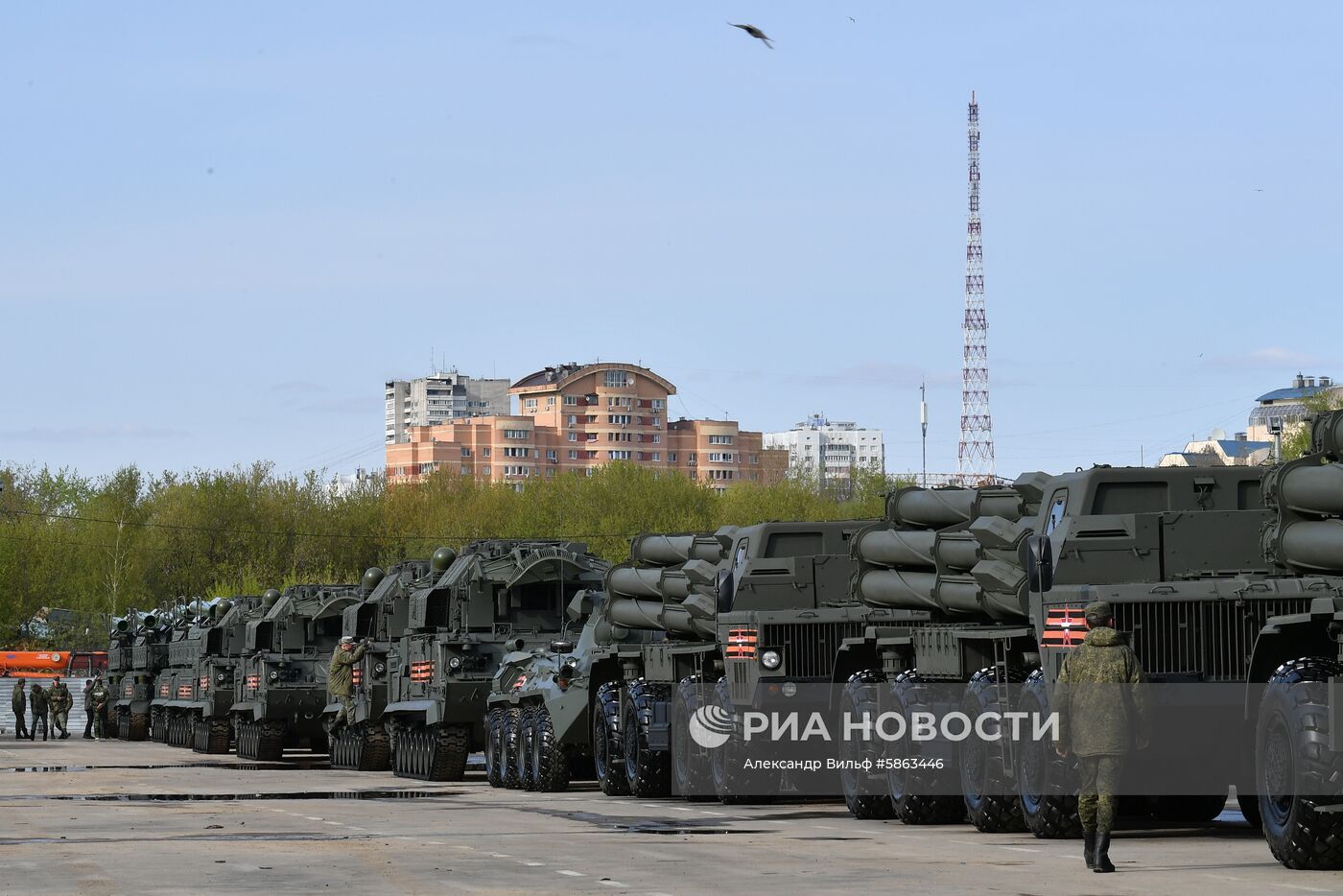 Прибытие военной техники на репетицию парада Победы