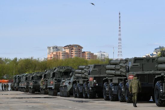 Прибытие военной техники на репетицию парада Победы