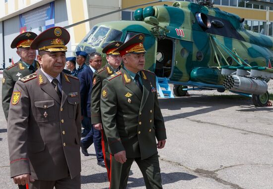 Визит министра обороны РФ  С. Шойгу в Киргизию