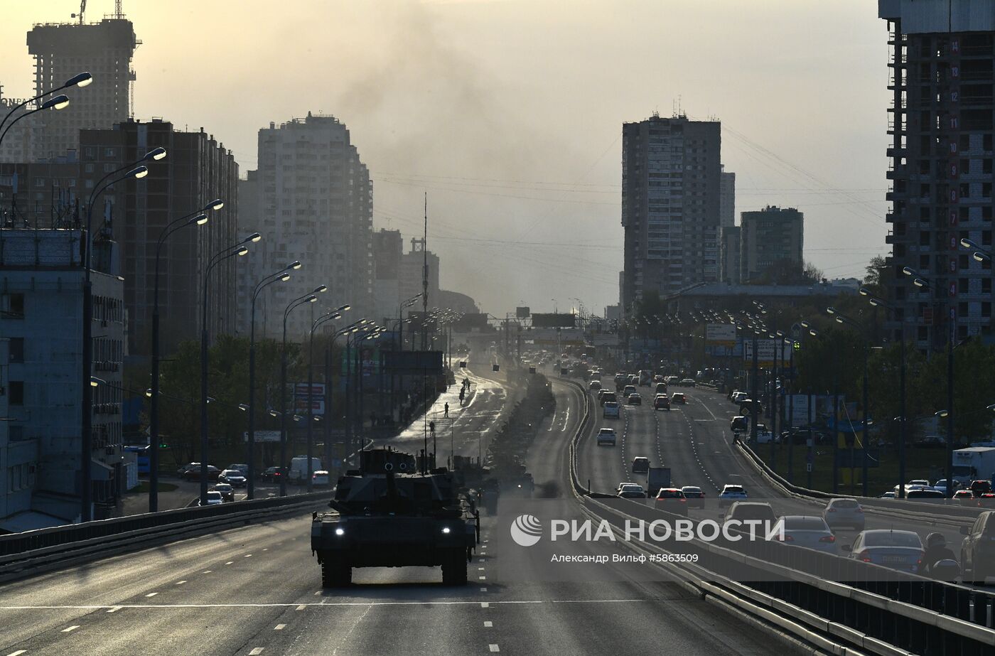 Прибытие военной техники на репетицию парада Победы