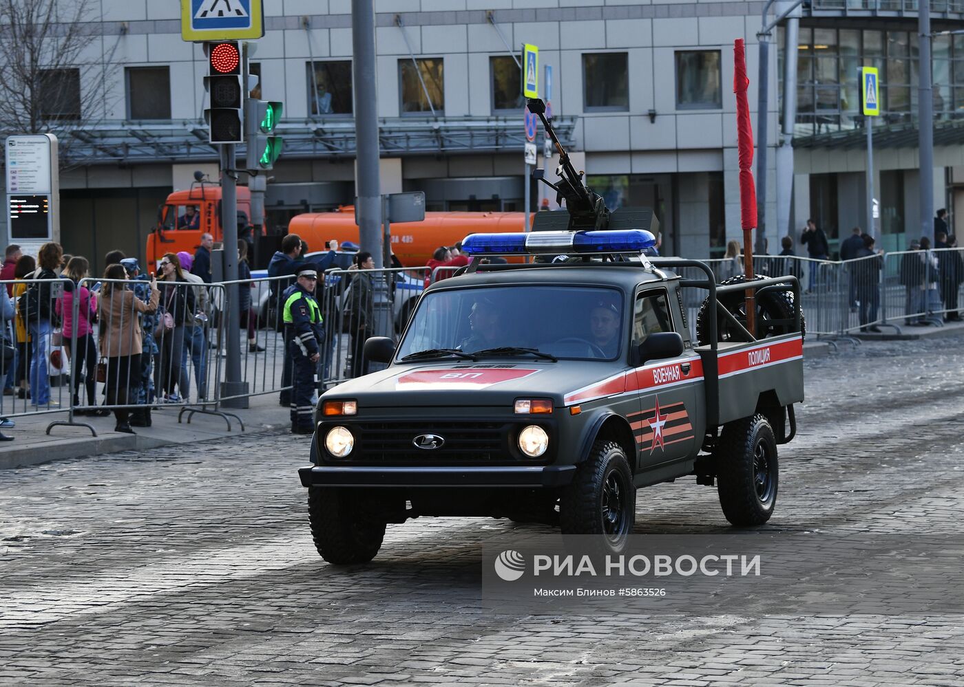 Прибытие военной техники на репетицию парада Победы