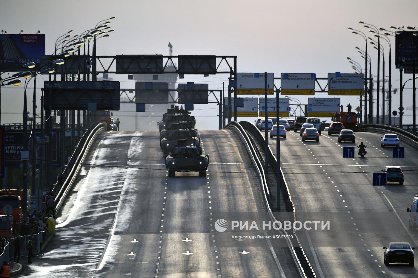 Прибытие военной техники на репетицию парада Победы