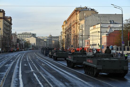 Прибытие военной техники на репетицию парада Победы