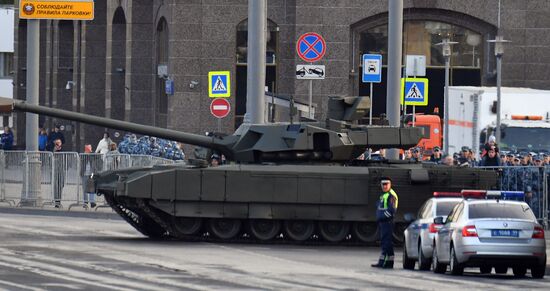 Прибытие военной техники на репетицию парада Победы