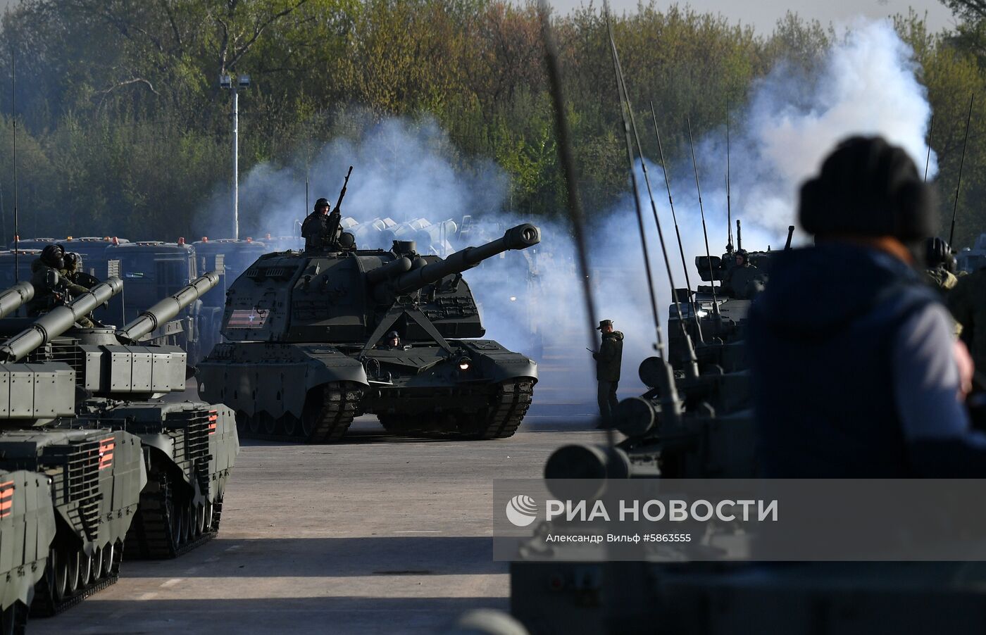 Прибытие военной техники на репетицию парада Победы