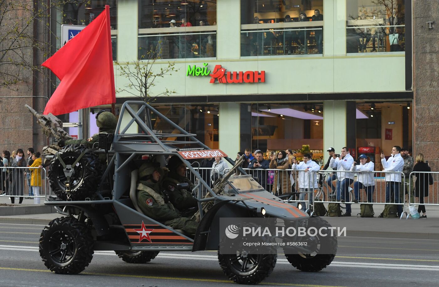 Прибытие военной техники на репетицию парада Победы