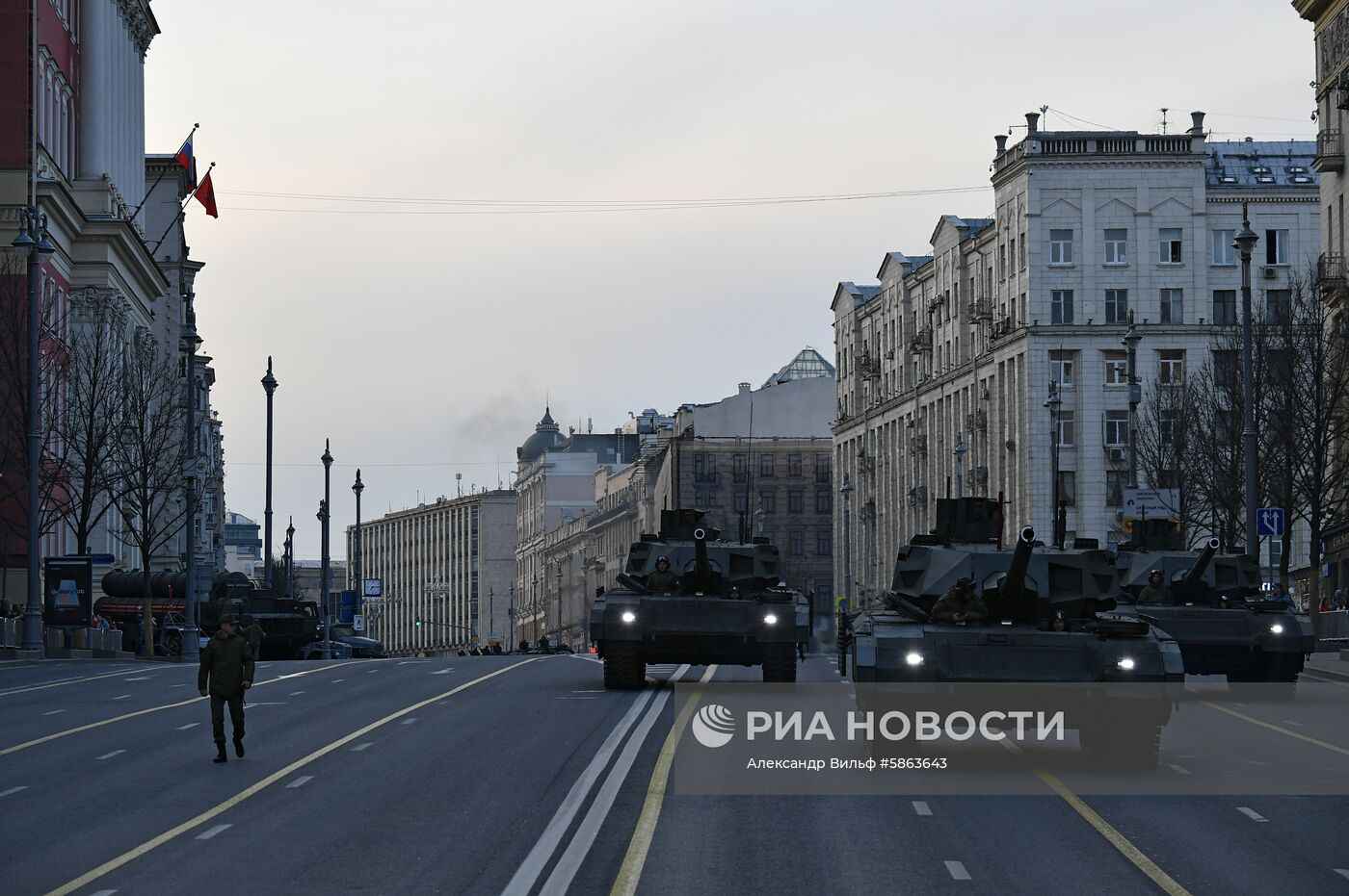 Прибытие военной техники на репетицию парада Победы