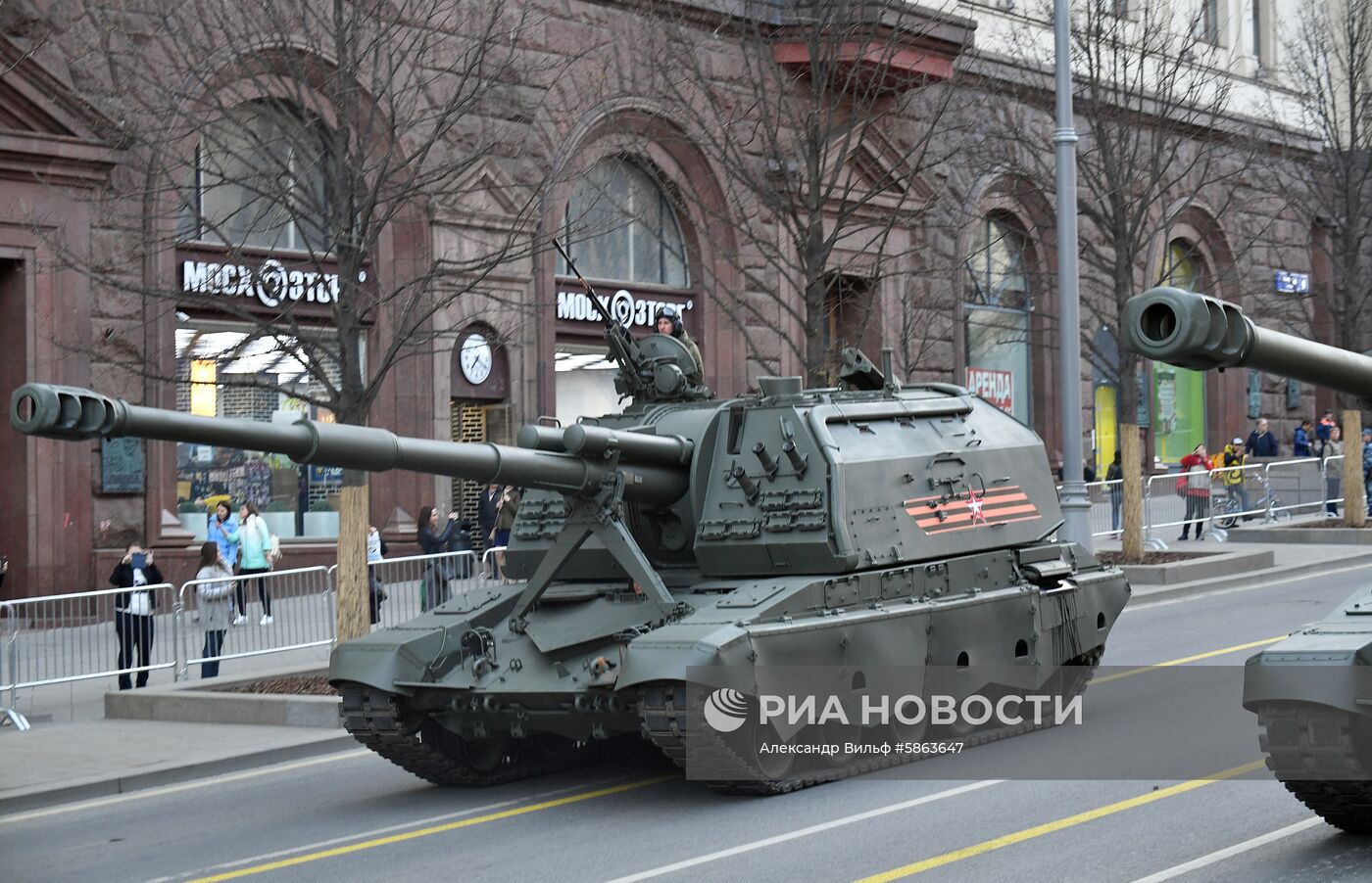 Прибытие военной техники на репетицию парада Победы