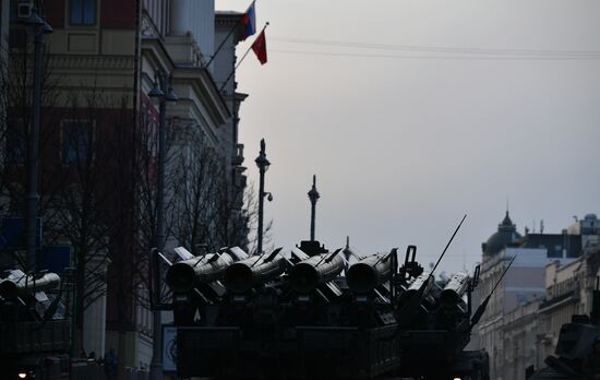 Прибытие военной техники на репетицию парада Победы