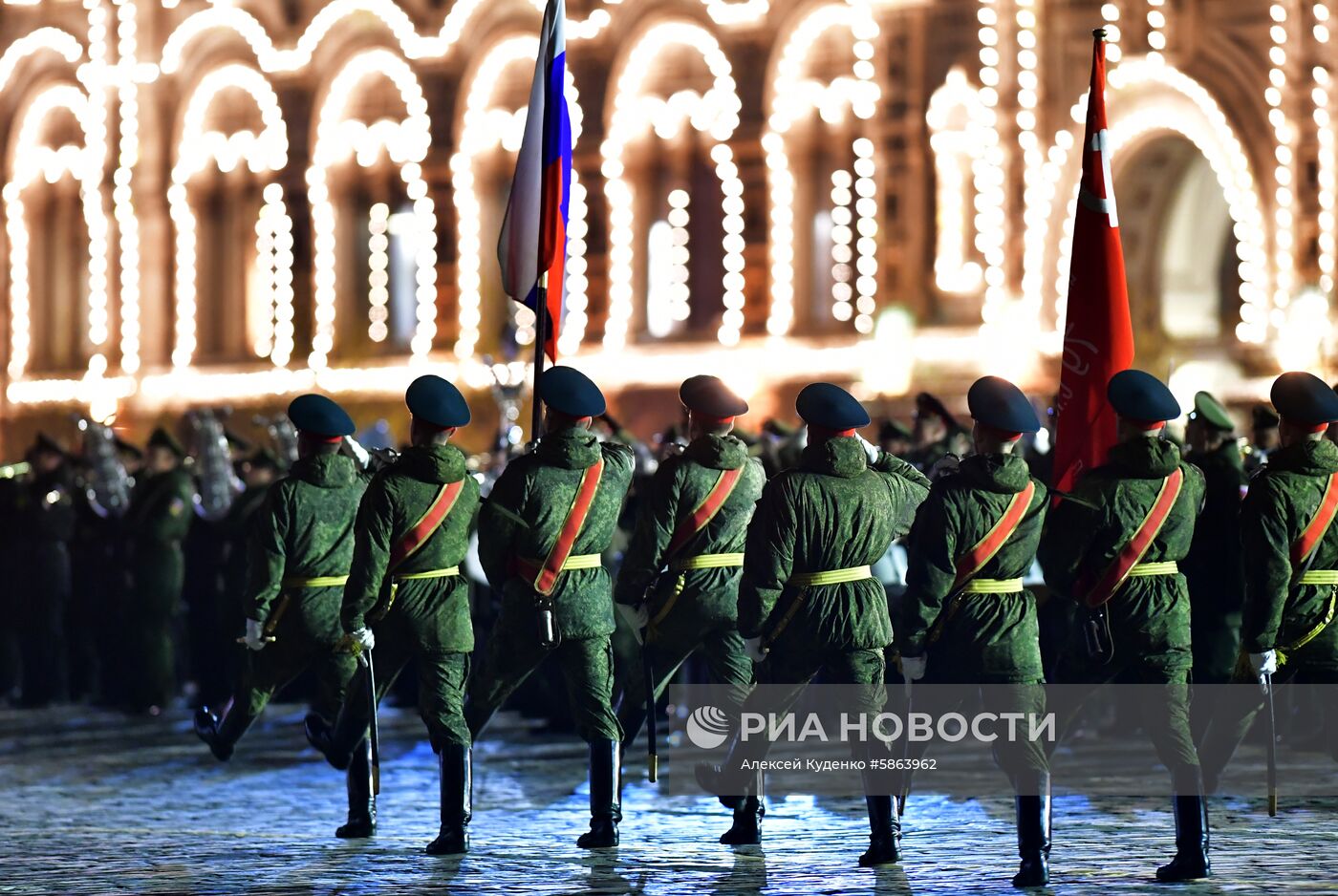 Ночная репетиция парада Победы