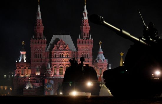 Ночная репетиция парада Победы