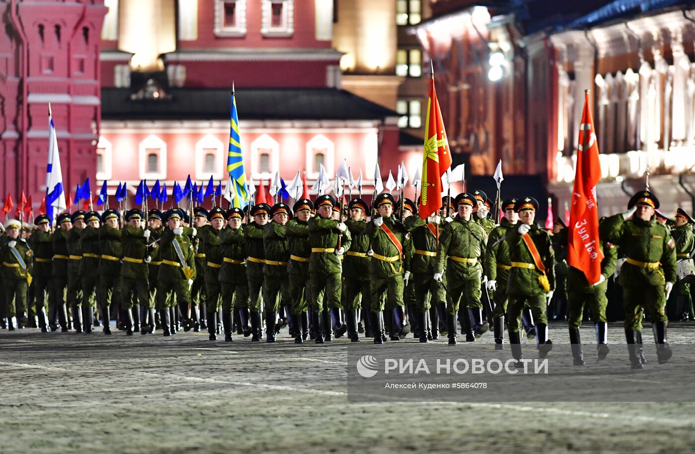 Ночная репетиция парада Победы