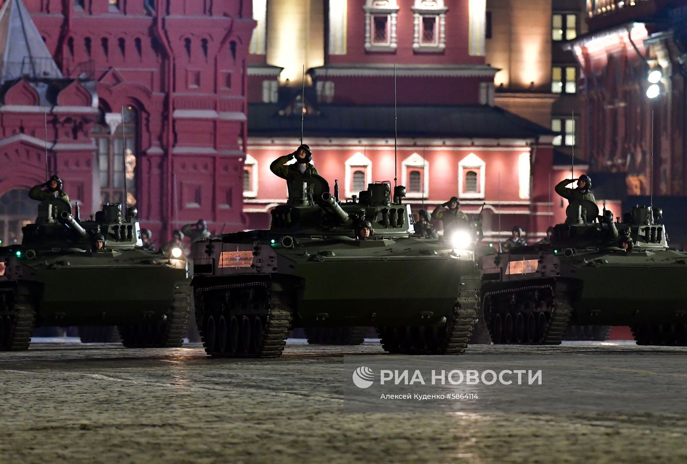 Ночная репетиция парада Победы