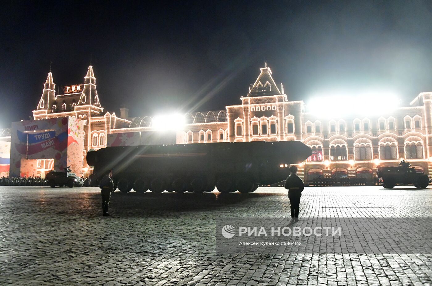 Ночная репетиция парада Победы