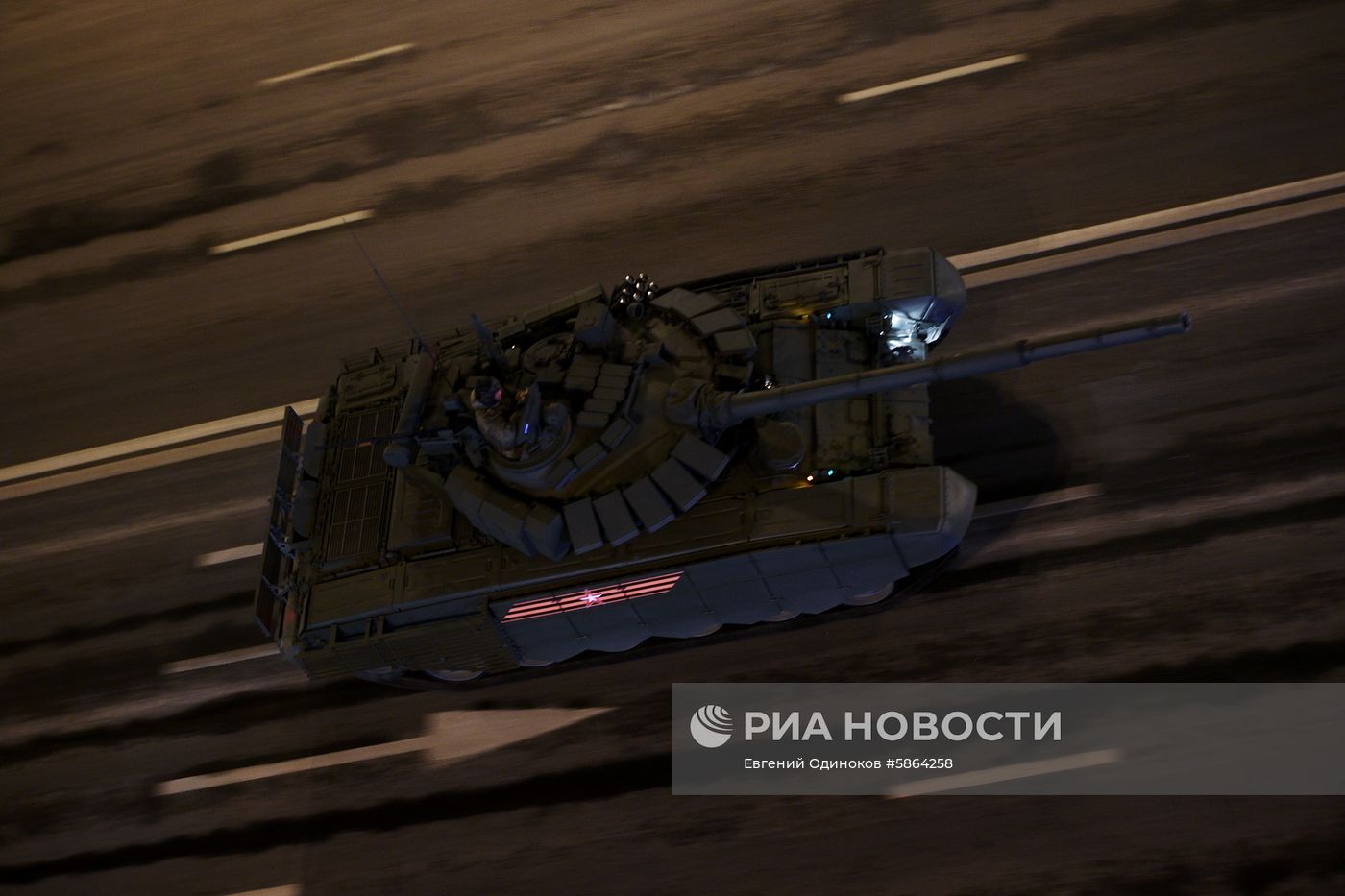 Ночная репетиция парада Победы