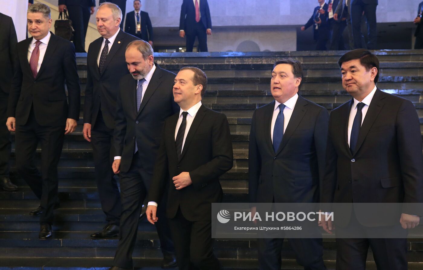 Визит премьер-министра РФ Д. Медведева в Армению. День второй