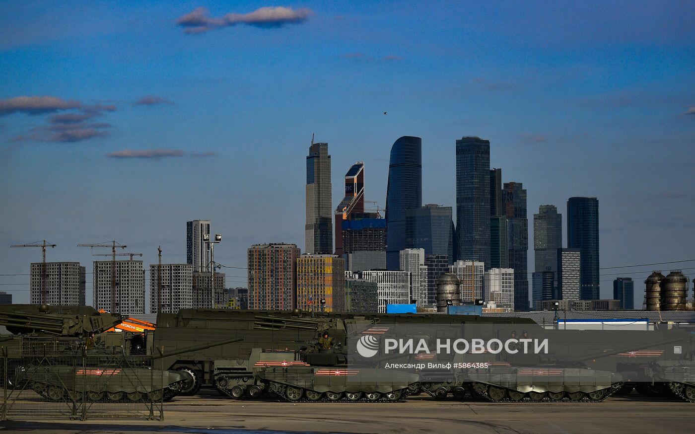 Прибытие военной техники на репетицию парада Победы