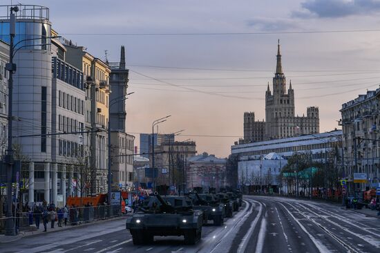 Прибытие военной техники на репетицию парада Победы