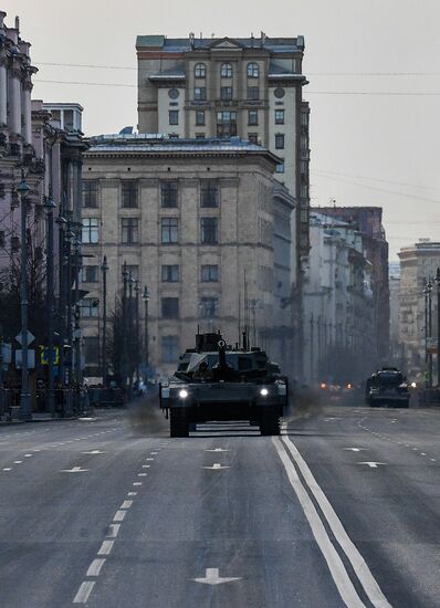 Прибытие военной техники на репетицию парада Победы