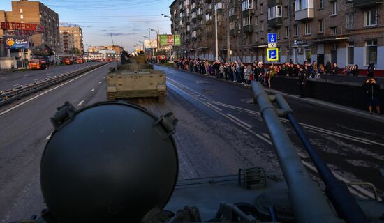 Прибытие военной техники на репетицию парада Победы