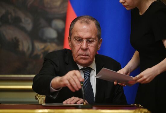 Встреча глав МИД РФ и Кабо-Верде С. Лаврова и Л. Ф. Тавареша