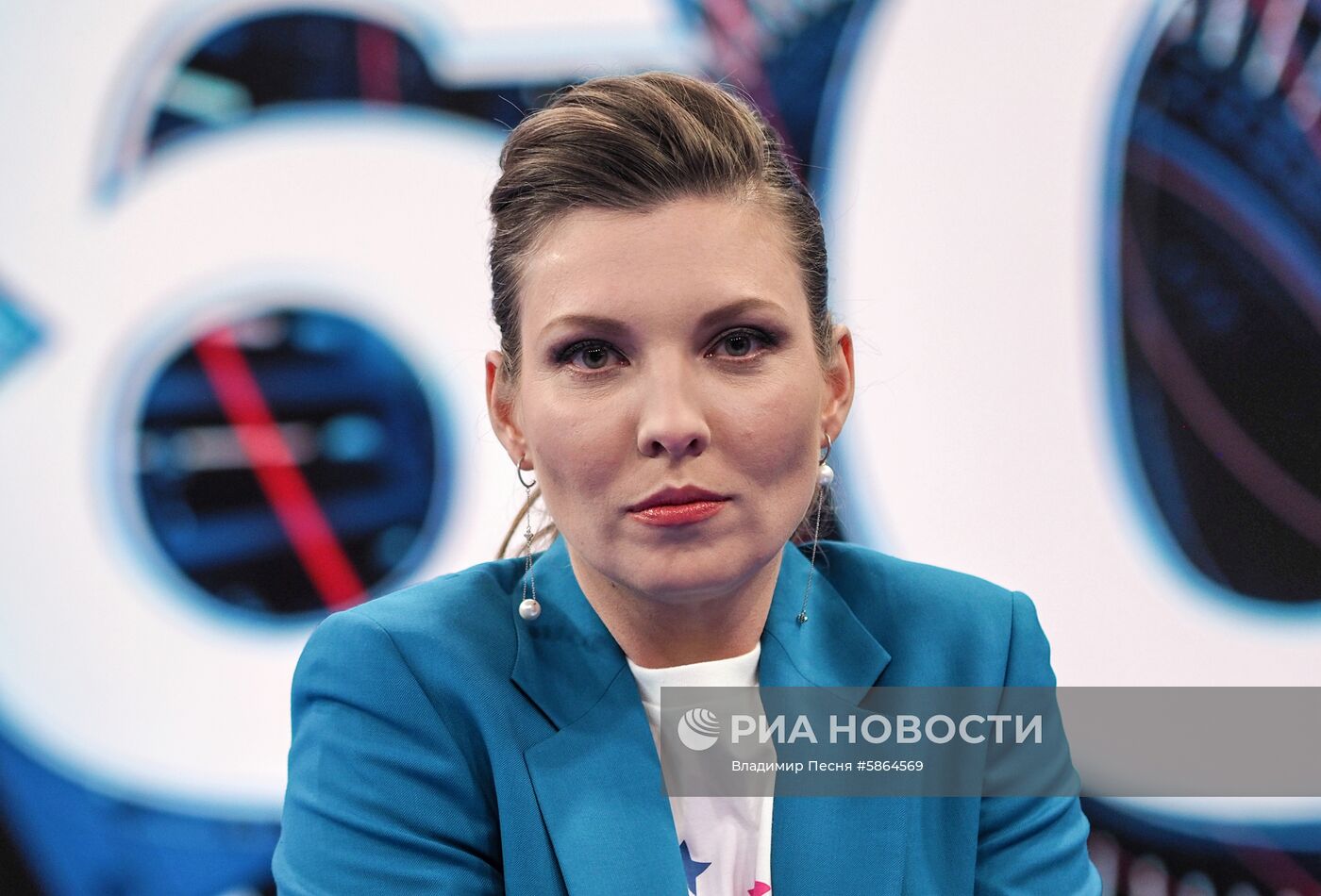 Телеведущая Ольга Скабеева