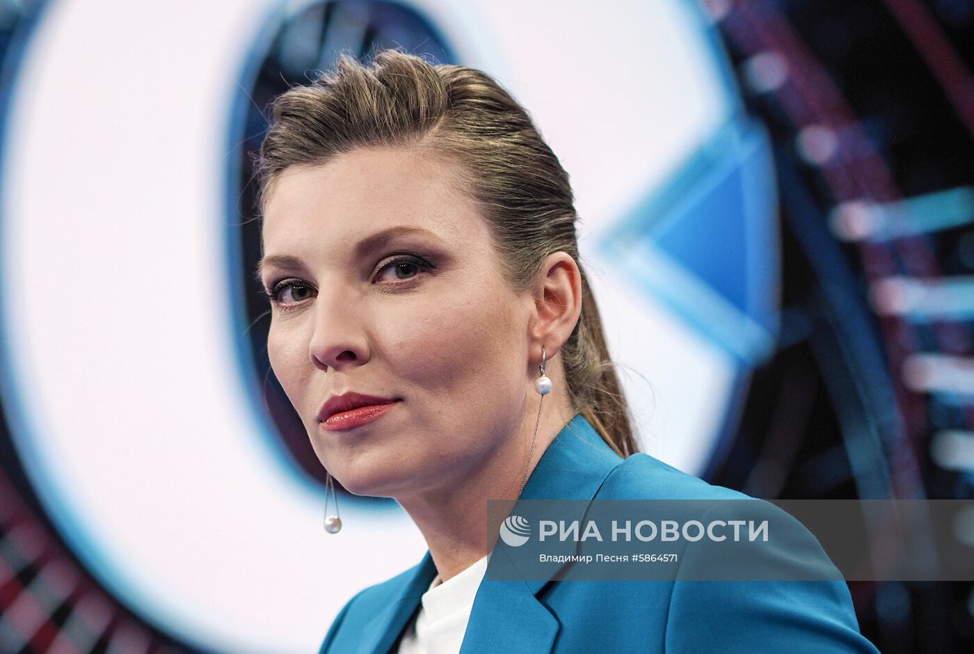 Телеведущая Ольга Скабеева