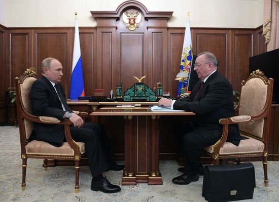 Президент РФ В. Путин встретился с главой ПАО "Транснефть" Н. Токаревым