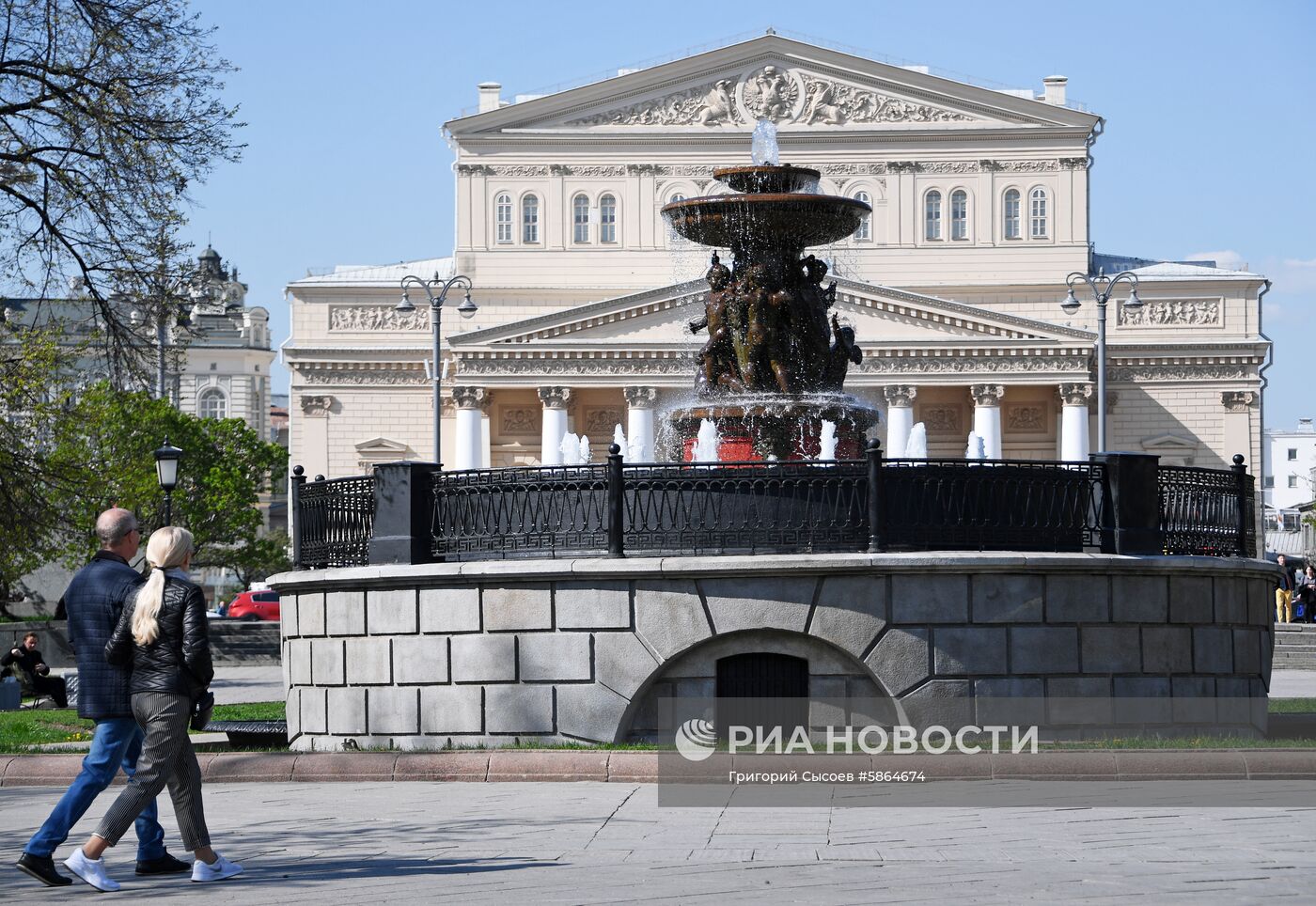 Открытие сезона фонтанов в Москве