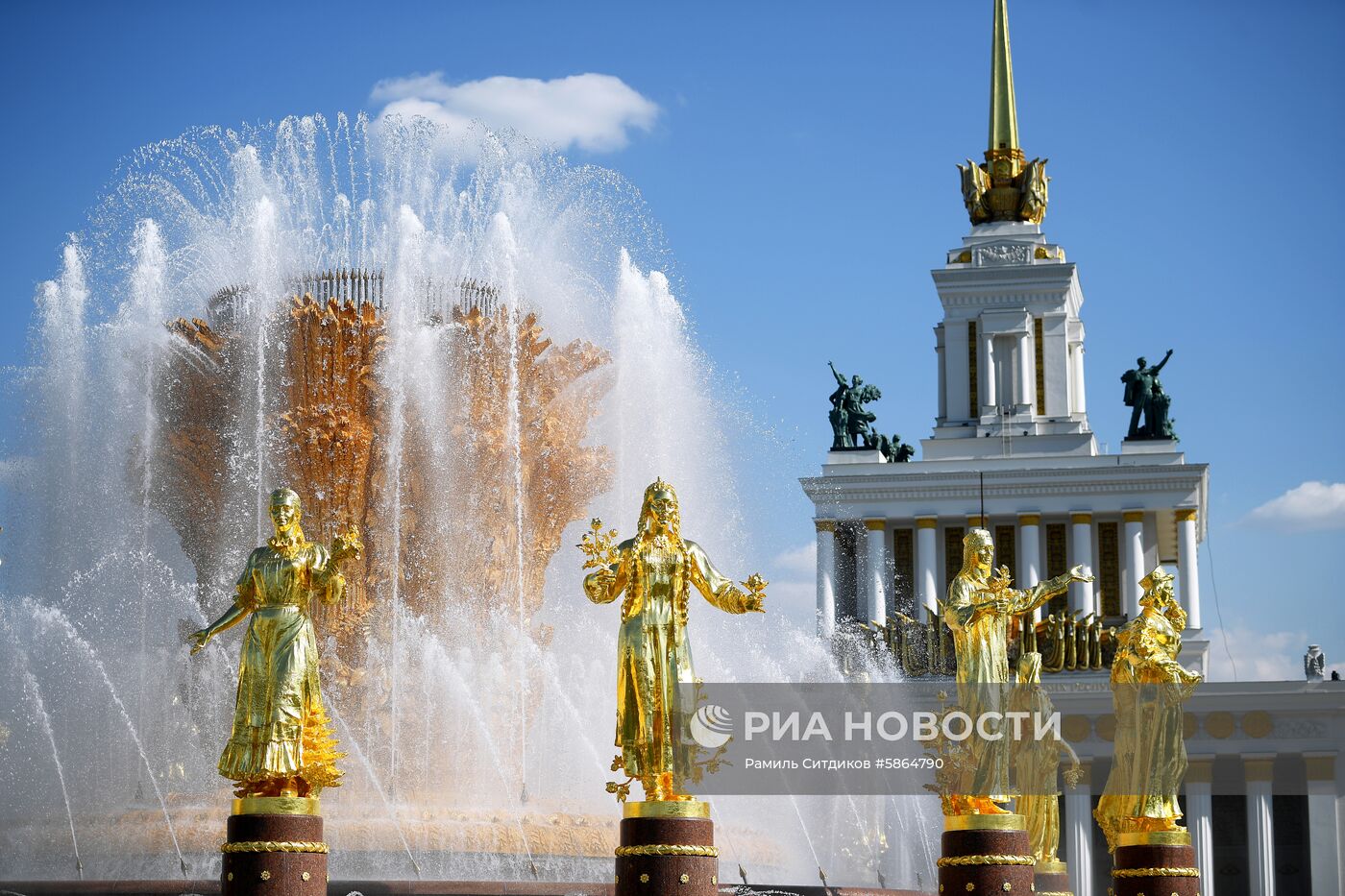 Открытие сезона фонтанов в Москве