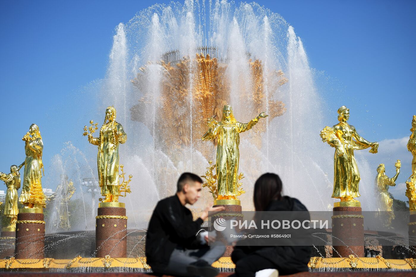 Открытие сезона фонтанов в Москве