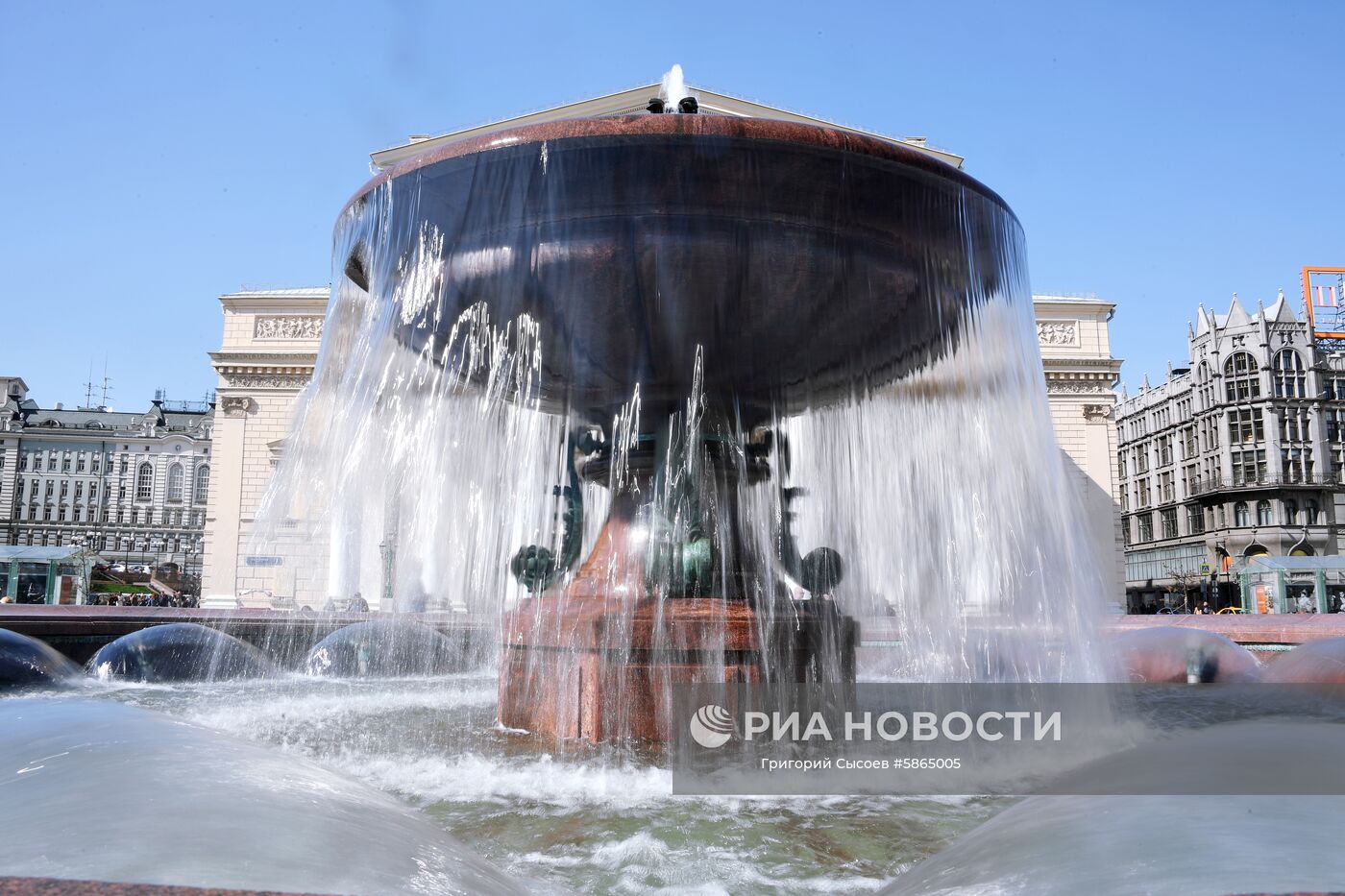 Открытие сезона фонтанов в Москве
