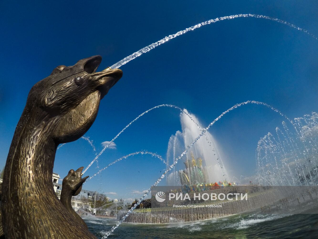 Открытие сезона фонтанов в Москве