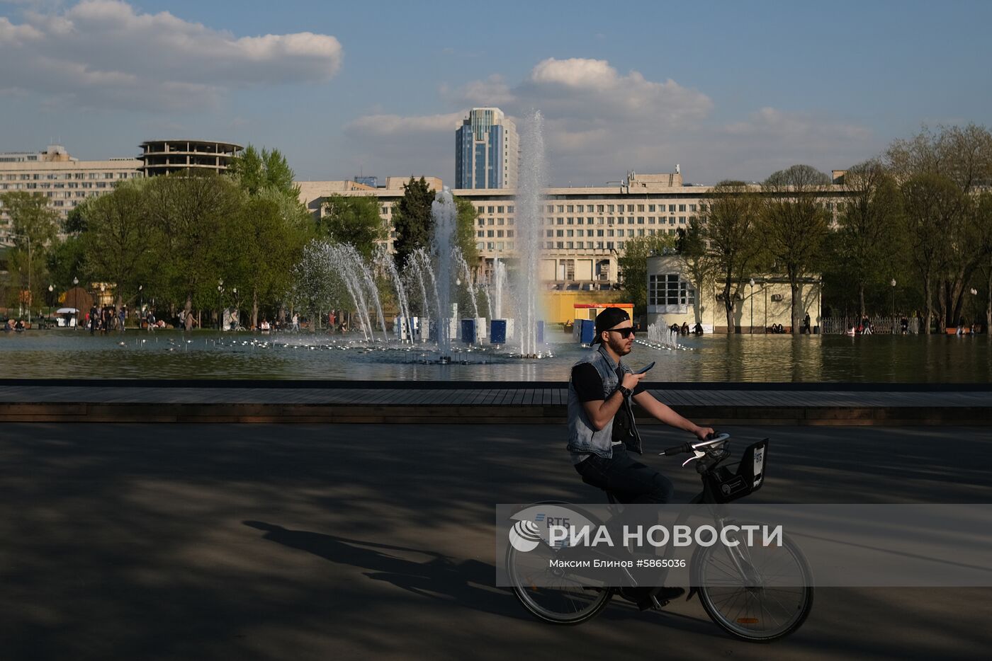 Открытие сезона фонтанов в Москве