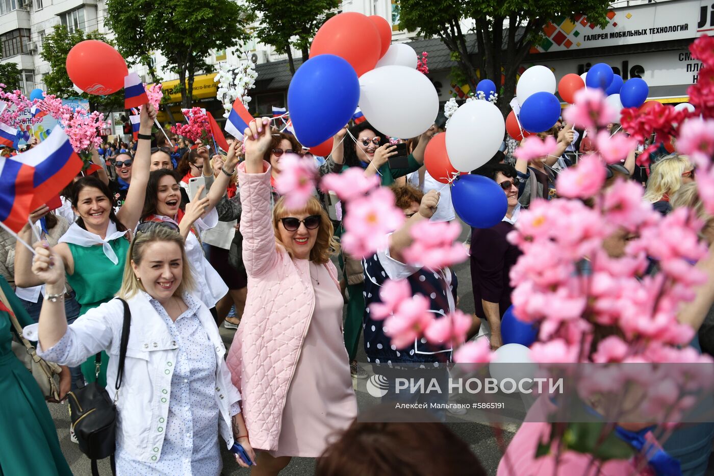 Первомайские демонстрации в регионах России