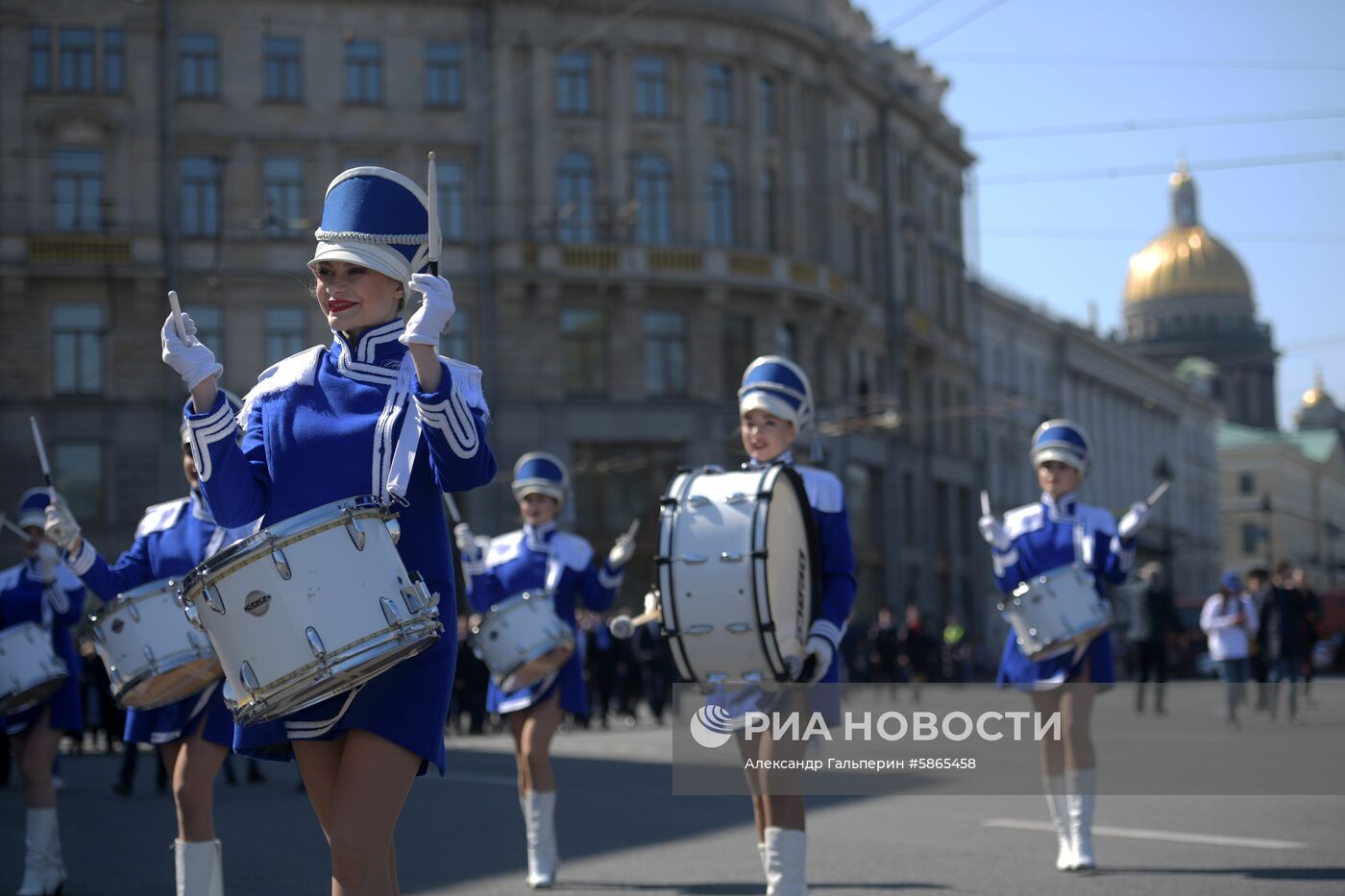 Первомайские демонстрации в регионах России