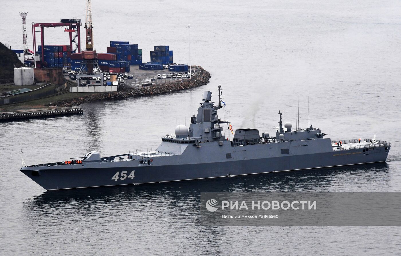 Отряд кораблей Северного флота прибыл во Владивосток