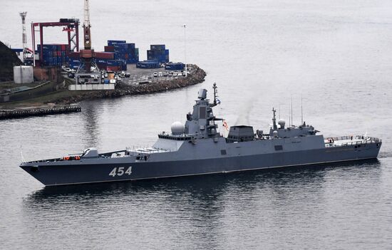 Отряд кораблей Северного флота прибыл во Владивосток