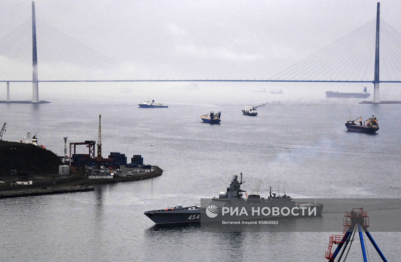 Отряд кораблей Северного флота прибыл во Владивосток