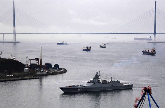 Отряд кораблей Северного флота прибыл во Владивосток