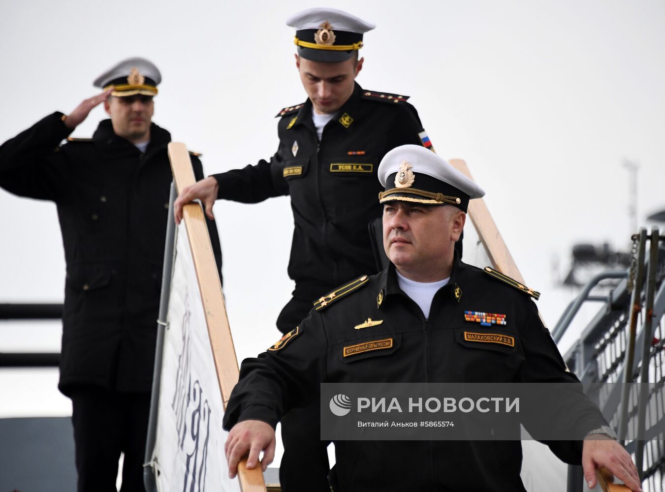 Отряд кораблей Северного флота прибыл во Владивосток