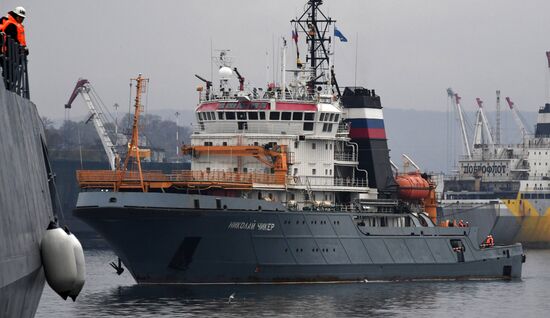 Отряд кораблей Северного флота прибыл во Владивосток