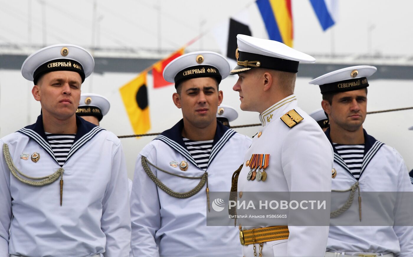 Отряд кораблей Северного флота прибыл во Владивосток