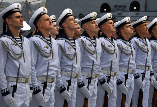 Отряд кораблей Северного флота прибыл во Владивосток