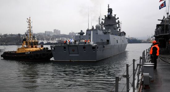 Отряд кораблей Северного флота прибыл во Владивосток