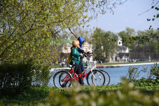 Отдых горожан в парках Москвы 