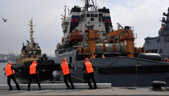 Отряд кораблей Северного флота прибыл во Владивосток