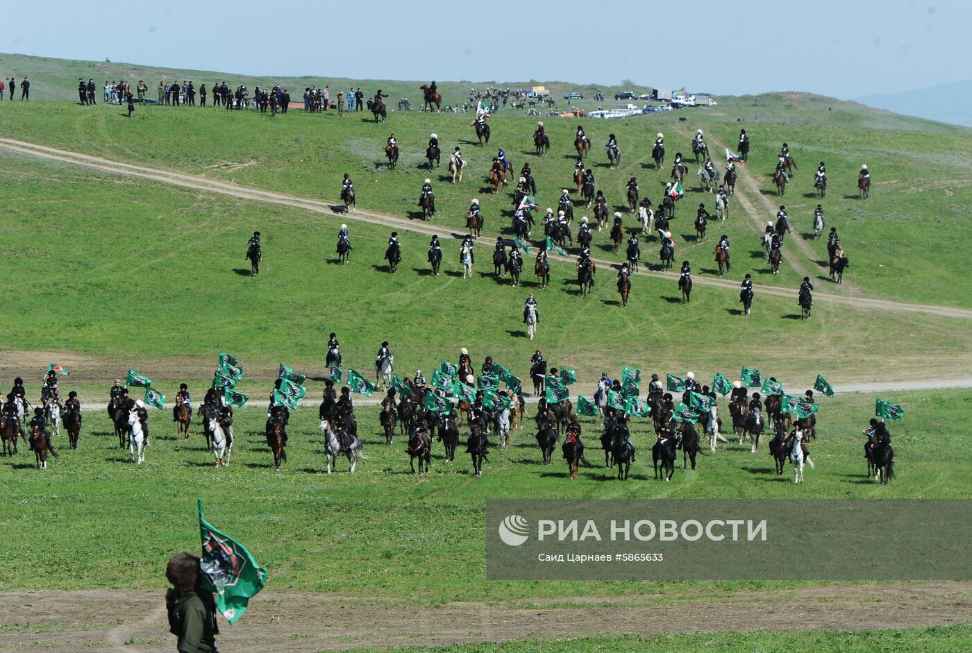 В Чечне установлен мировой рекорд по числу участников в конном походе