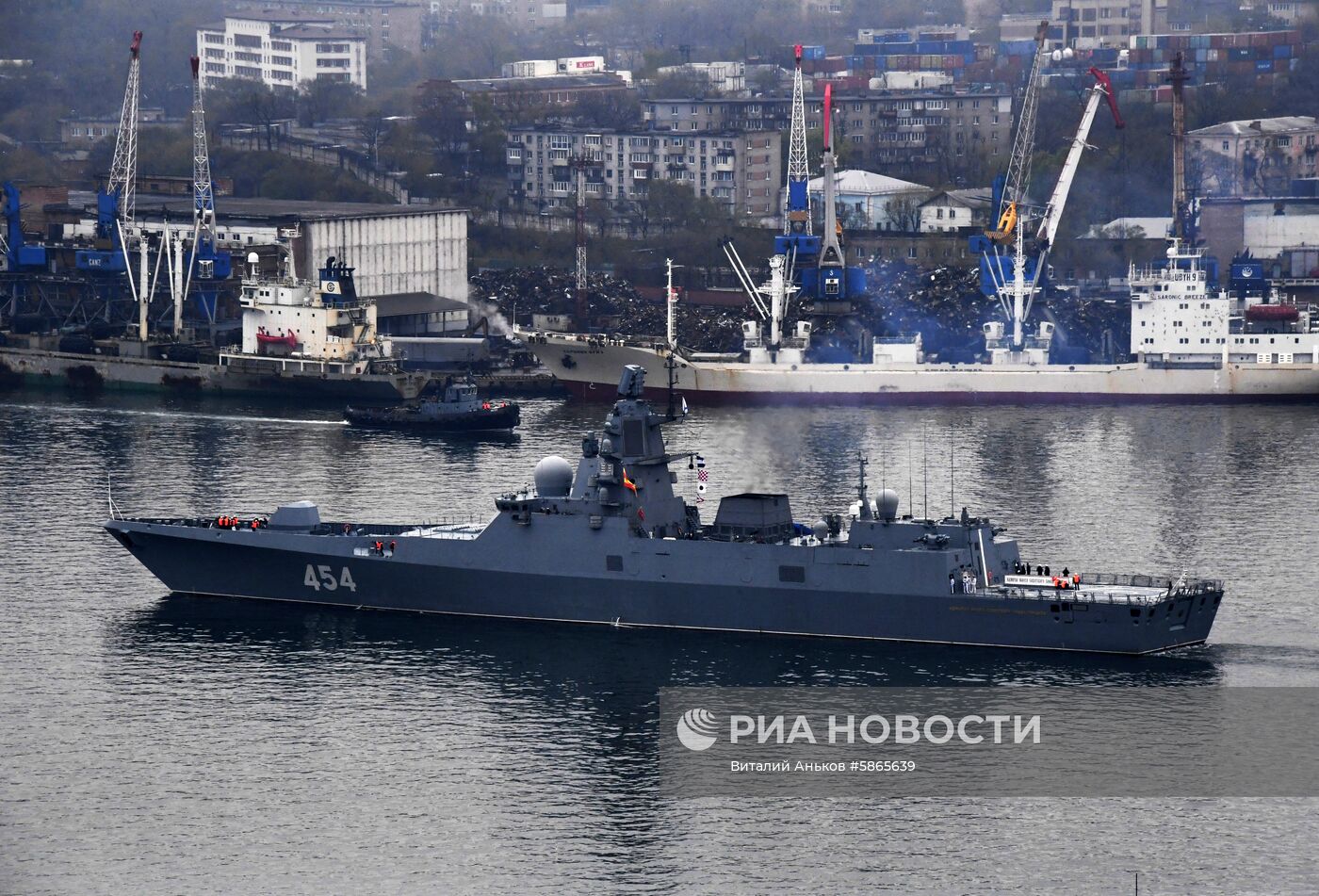 Отряд кораблей Северного флота прибыл во Владивосток